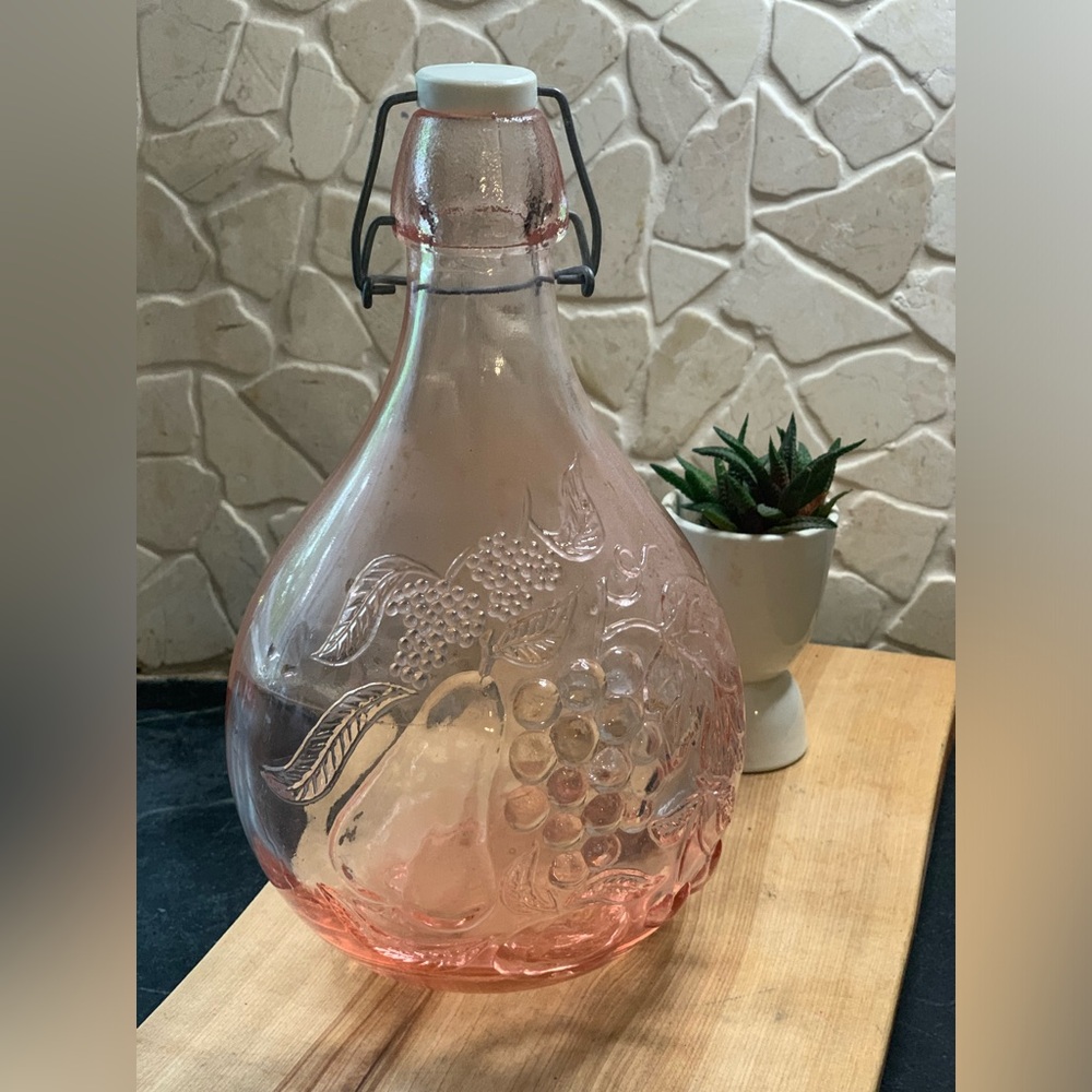 CASADIS MILANO | Pink Embossed “Jus De Fruits” Glass Decanter with Swing Top